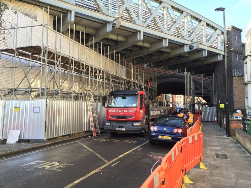 scaffold design london railway bridge